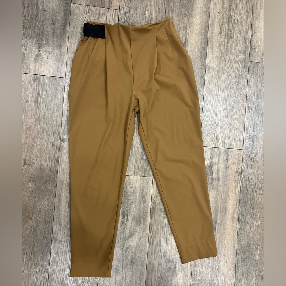 Aday Women’s Turn It Up Tapered Trouser Pants in Tan Size L